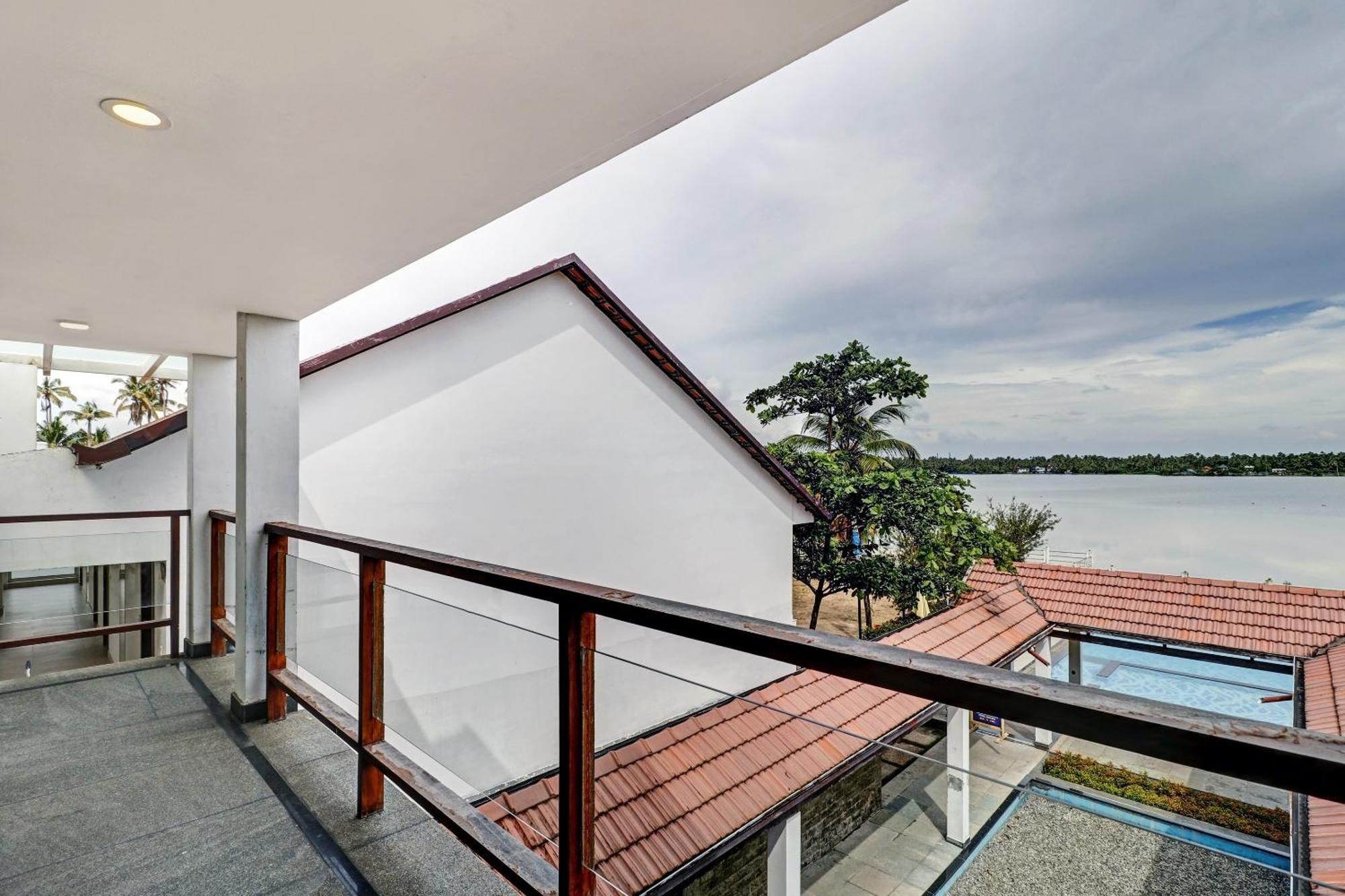 Townhouse Oak Edassery'S Sealine Villa Stay Kochi Eksteriør billede